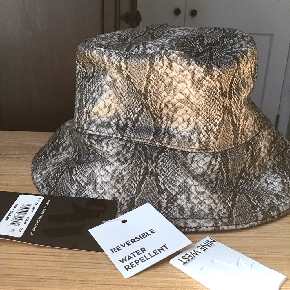 Nine West Gray Snake Pattern Hat